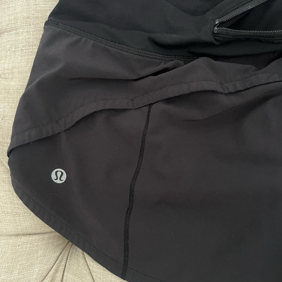 Lululemon LR Speed Up 2.5 in black shorts size 8 - Picture 6 of 9